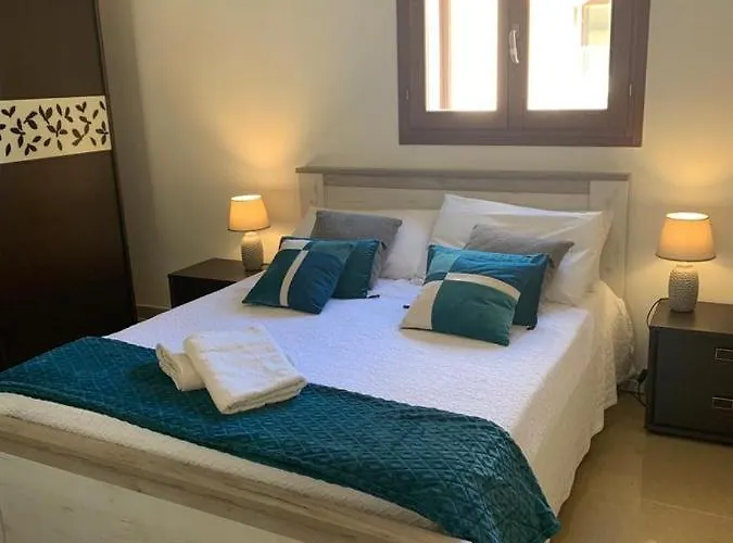 Apartamento Poolside Luxury With Patio 11a3s Għajnsielem