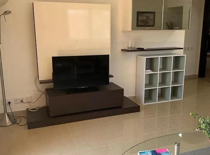 Poolside Luxury With Patio 11a3s Għajnsielem