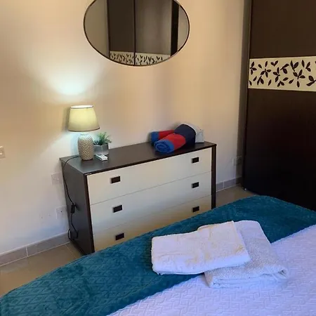 Apartment No 11a3s, Chambray