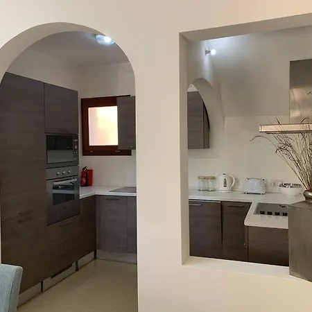 Poolside Luxury With Patio 11a3s Għajnsielem