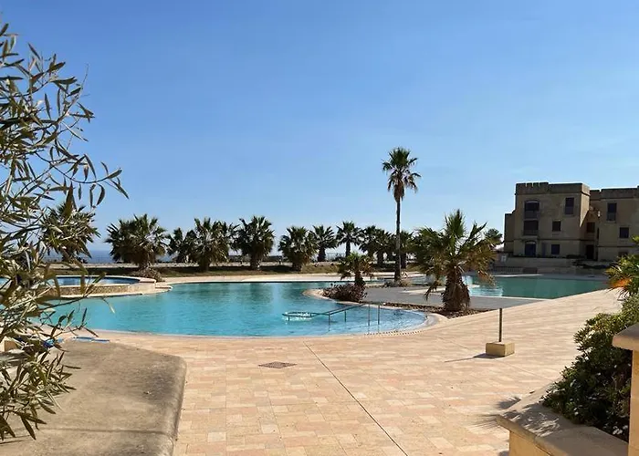 Lejlighed Poolside Luxury With Patio 11a3s Għajnsielem